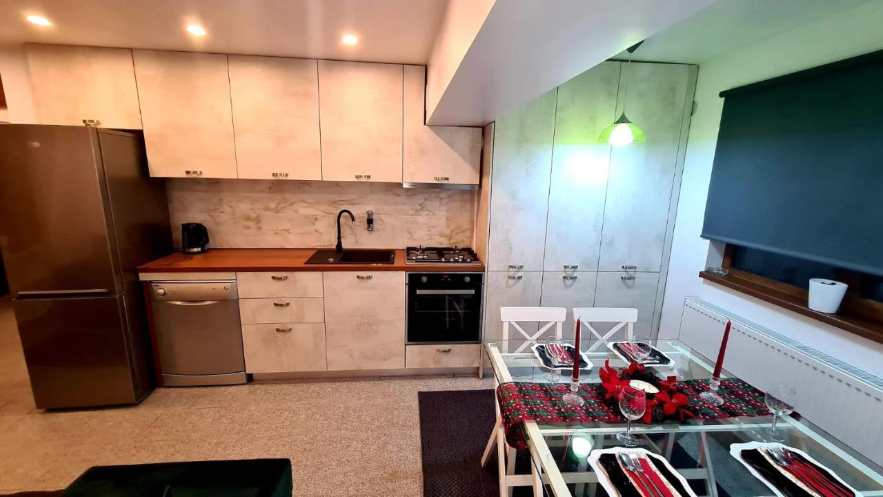 La Fluturi Apartament Leilighet Suceava Eksteriør bilde