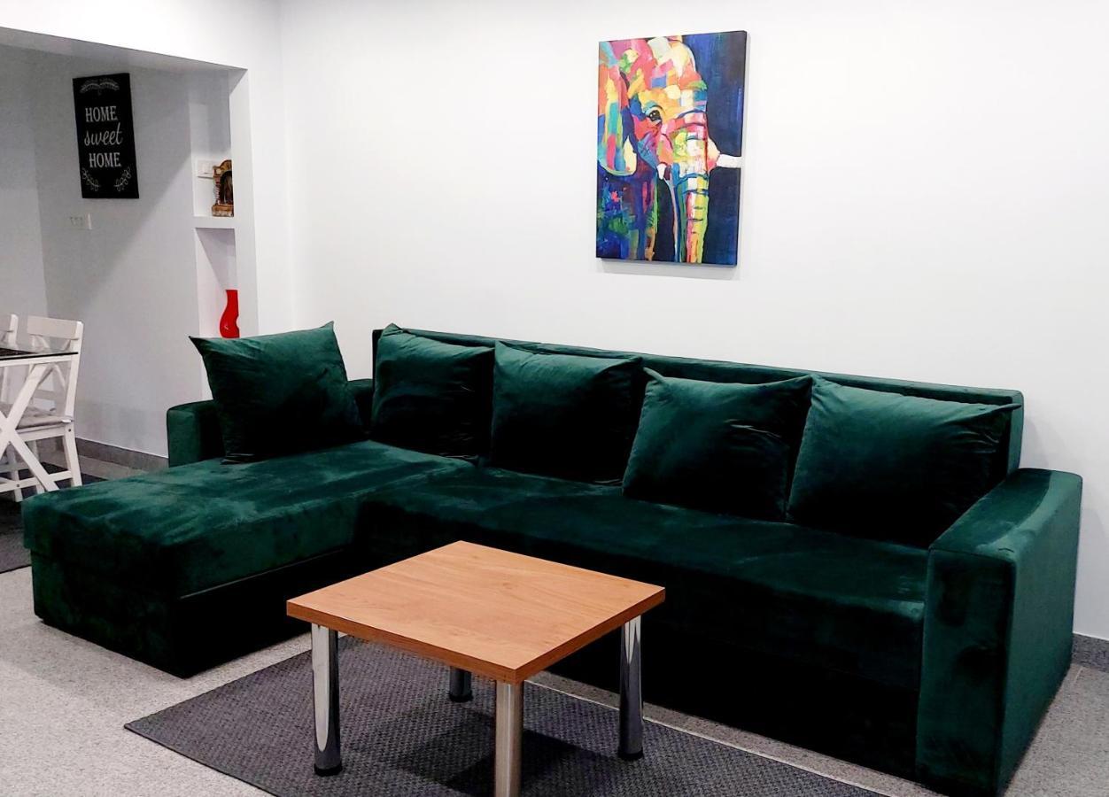 La Fluturi Apartament Leilighet Suceava Eksteriør bilde